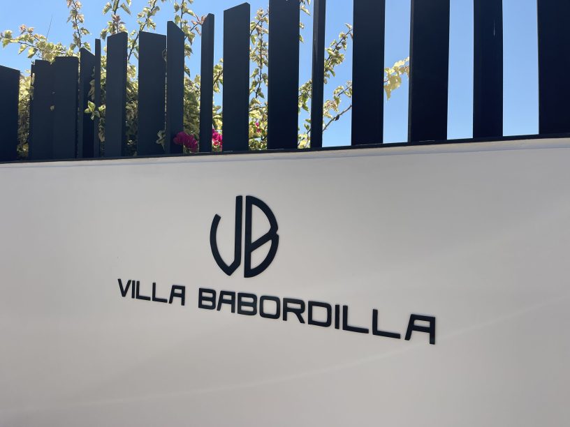 villa babordilla villa in altea mascarat voorzien van rvs letters letters