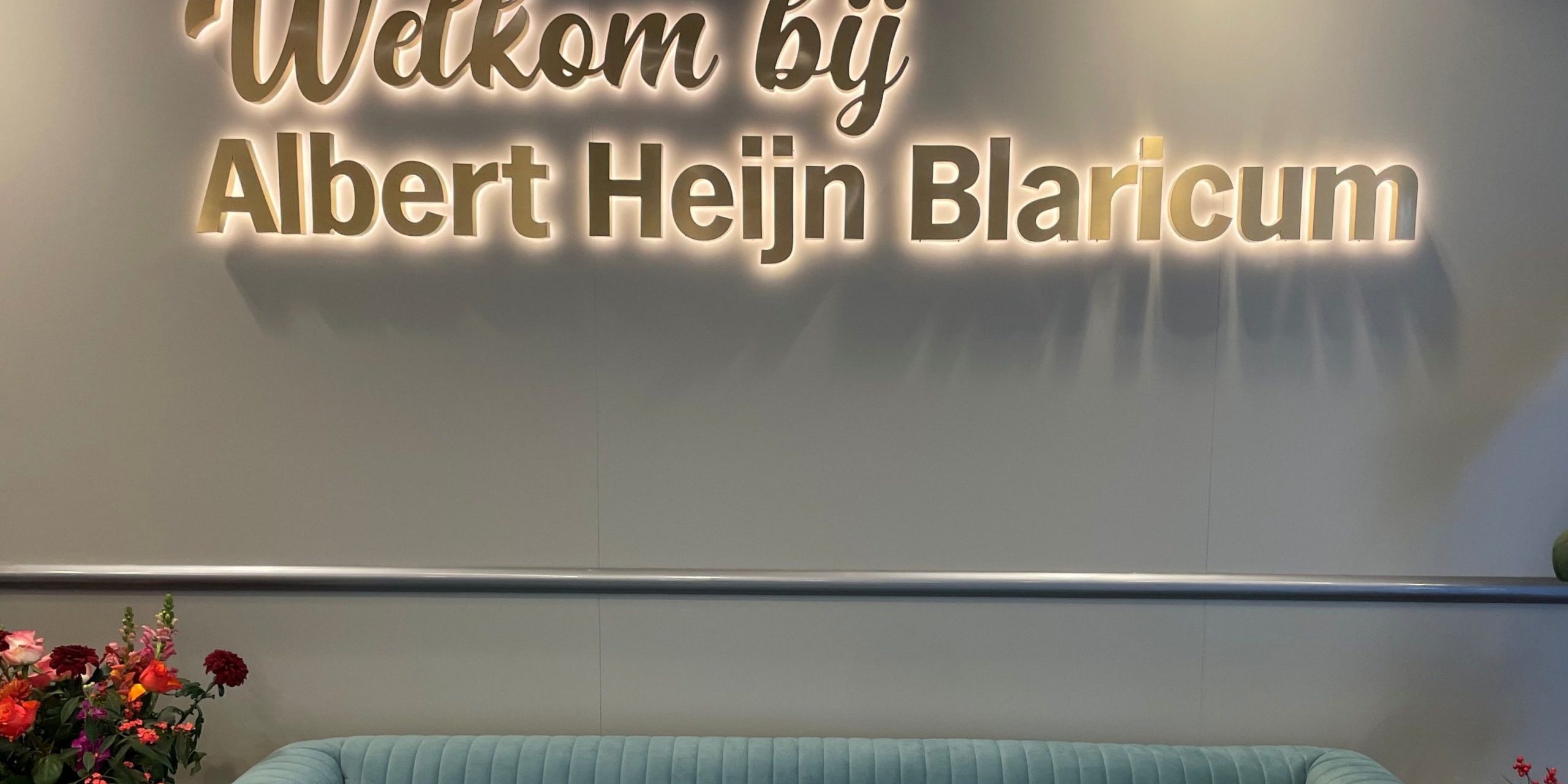 messing verlichte letters Albert Heijn Blaricum messing verlichte letters Albert Heijn Blaricum